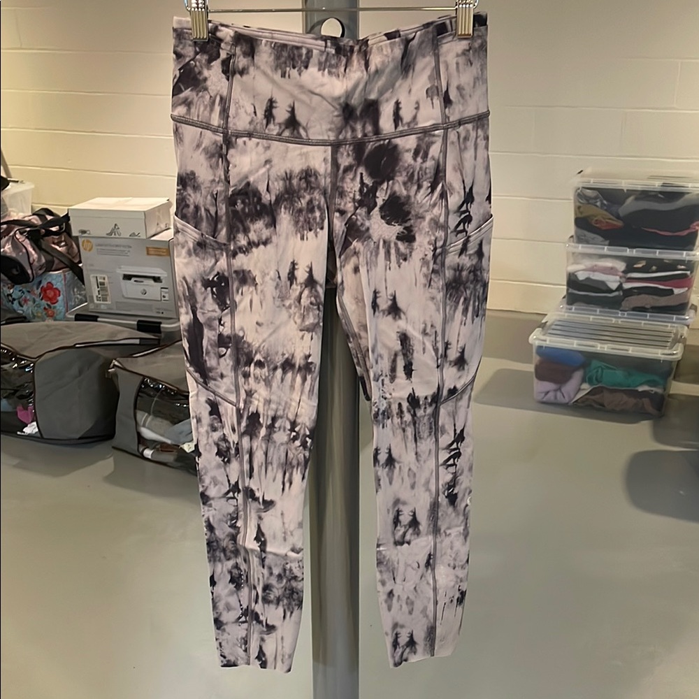 Lululemon women’s fast and free Tie-Dye Leggings